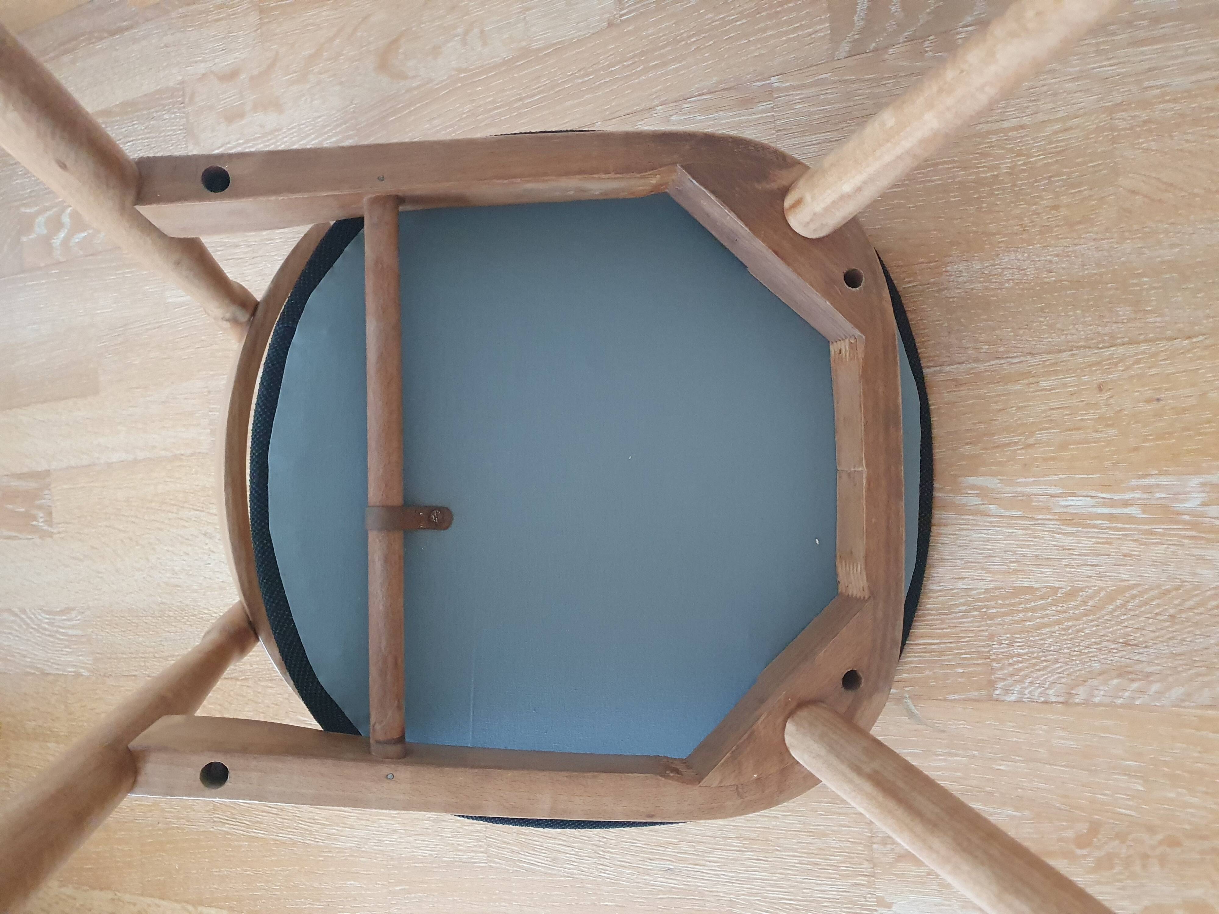 Set of 2 Scandinavian chairs. Design 1960