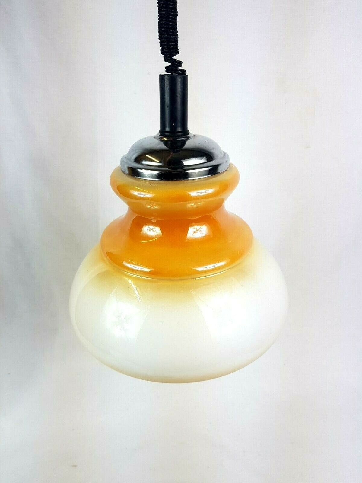 Suspension opaline goes up and down 60-70 signed Silent Italy.