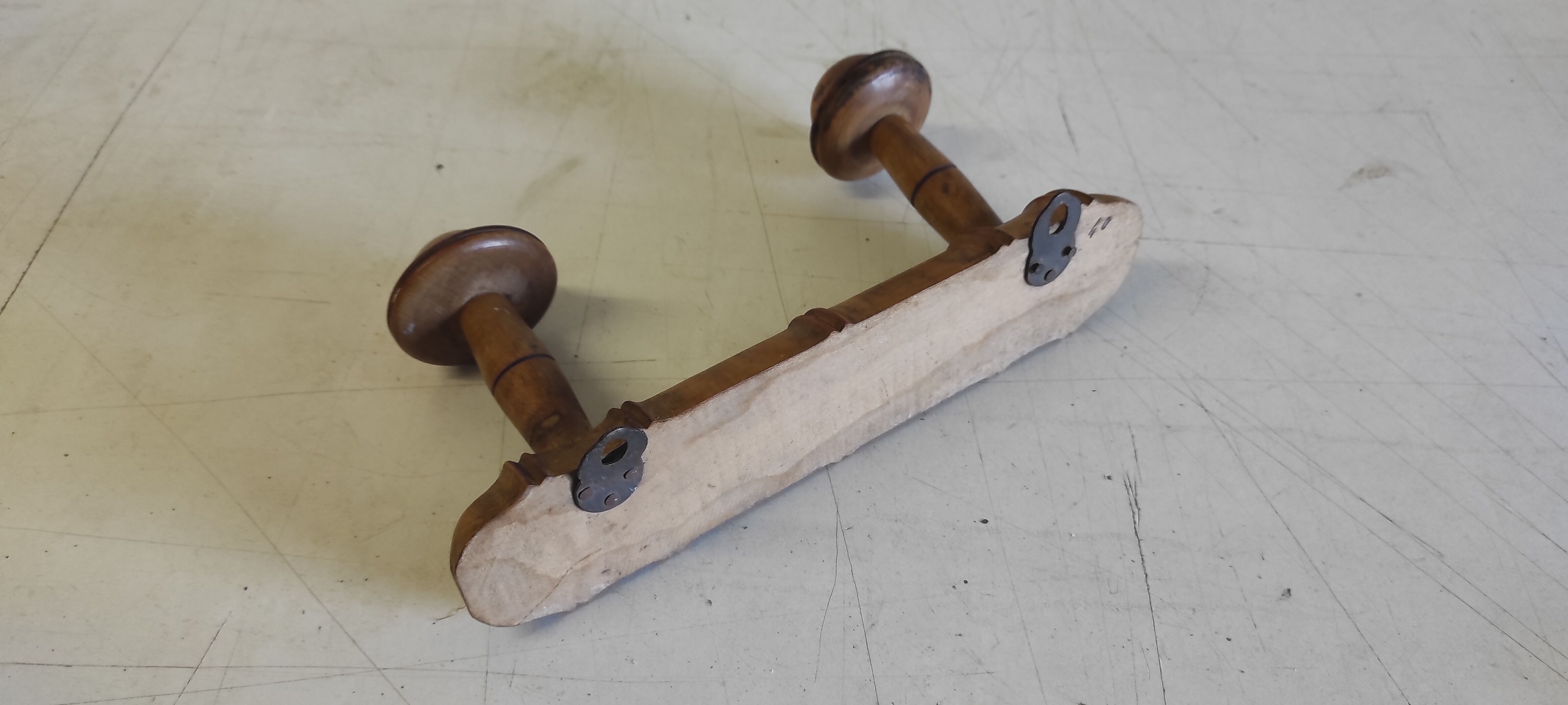 Wall-mounted coat rack in solid wood - 1950s/60s
