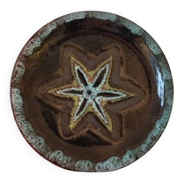 Decorative star plate ceramic Marius Giuge Vallauris
