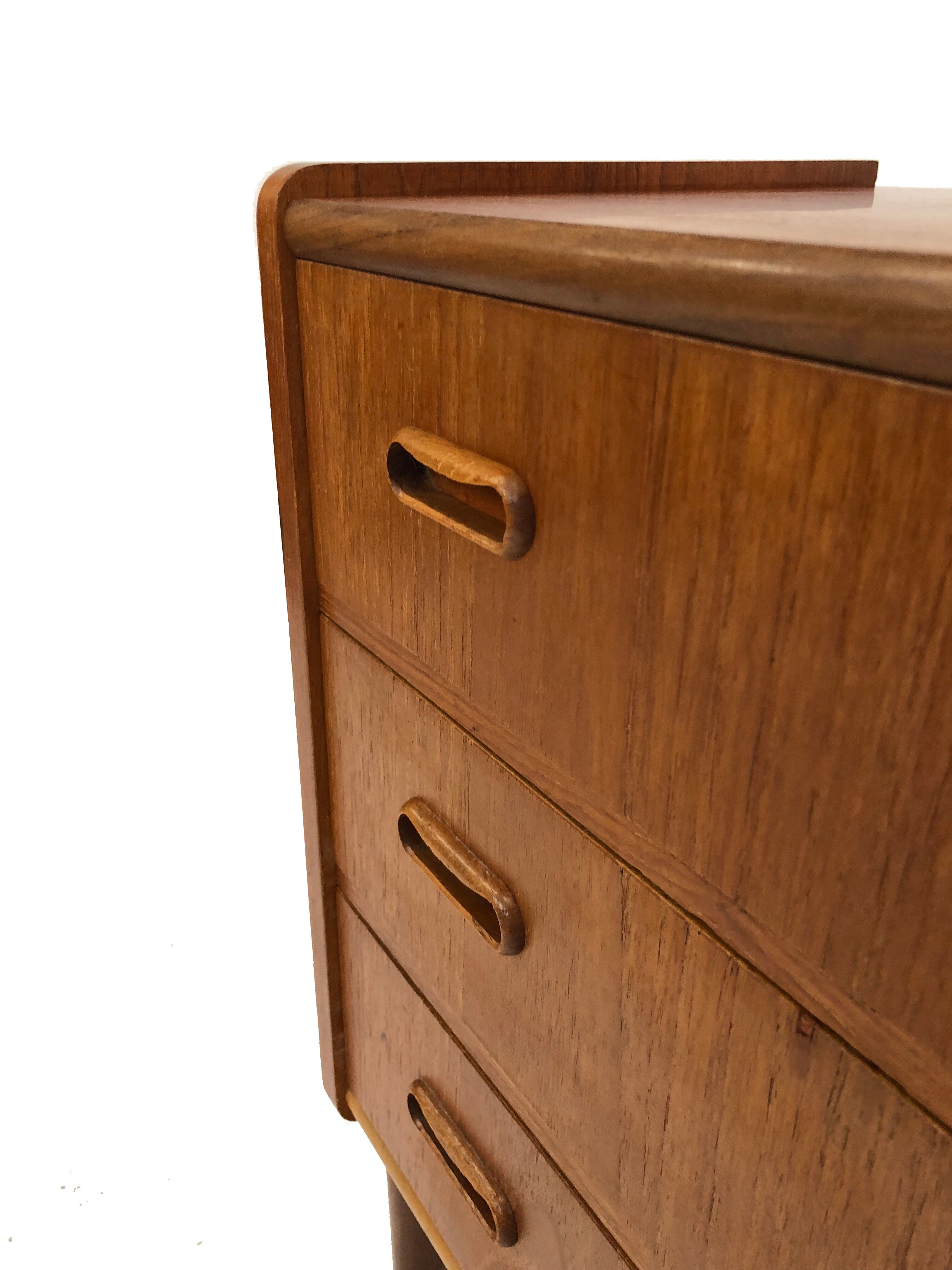 Dresser in teak