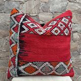 Vintage cushion cover in Berber kilim: Moroccan wool cushion.