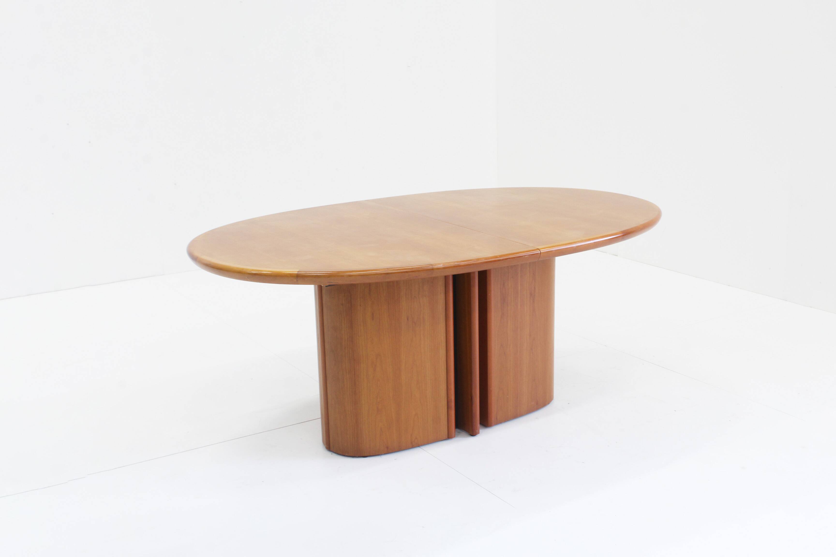 Skovby Danish extendable danish dining table