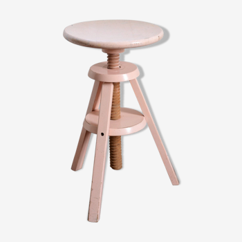 Workshop stool with screws