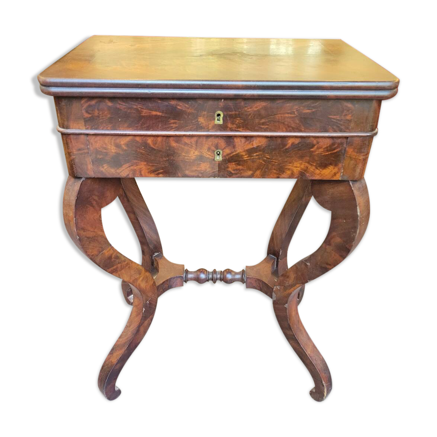 Coiffeuse en ronce d'acajou, époque Restauration, vers 1820