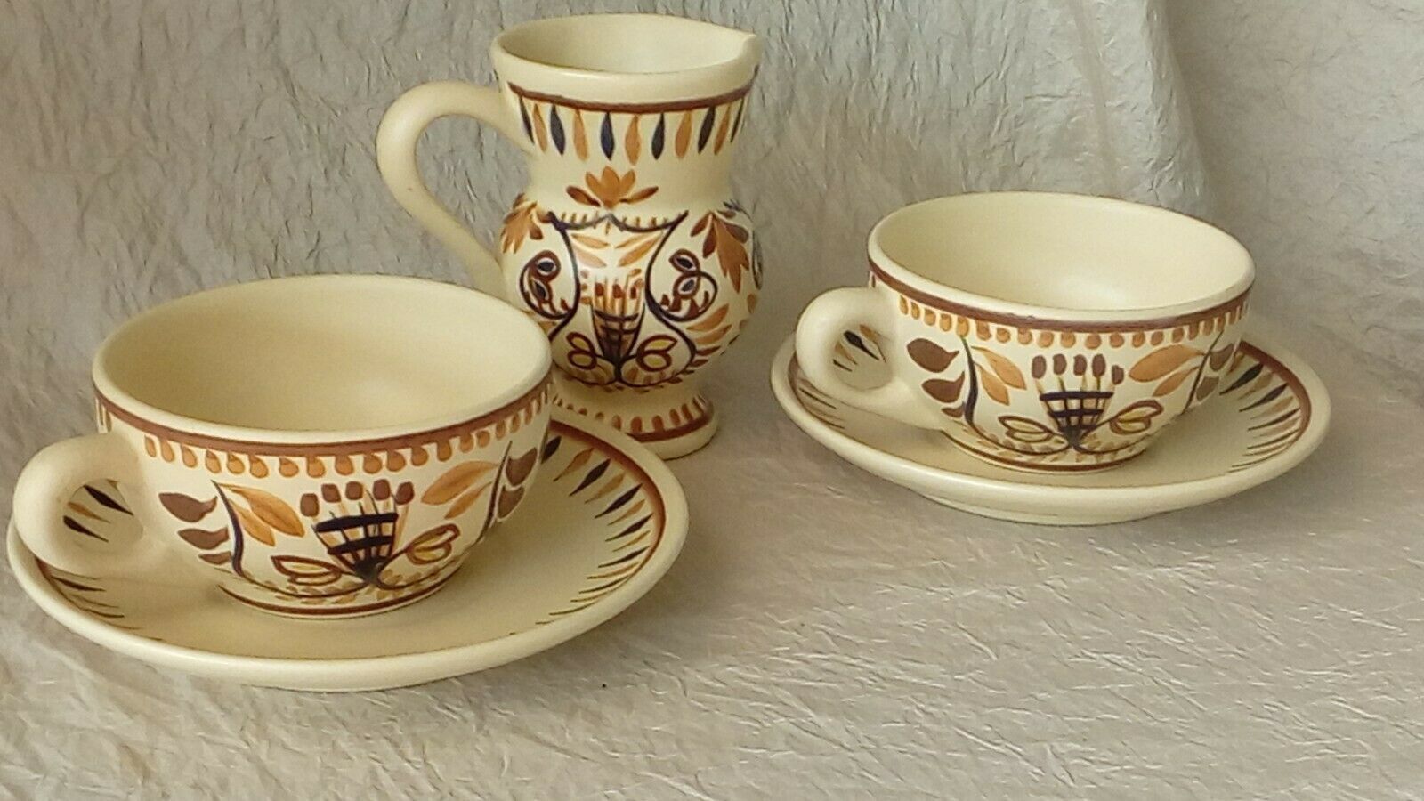 2 cups of chocolate lunch and faience henriot quimper milk jar