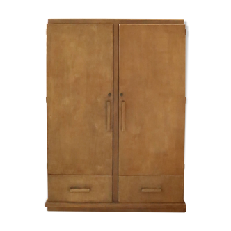 Armoire vintage