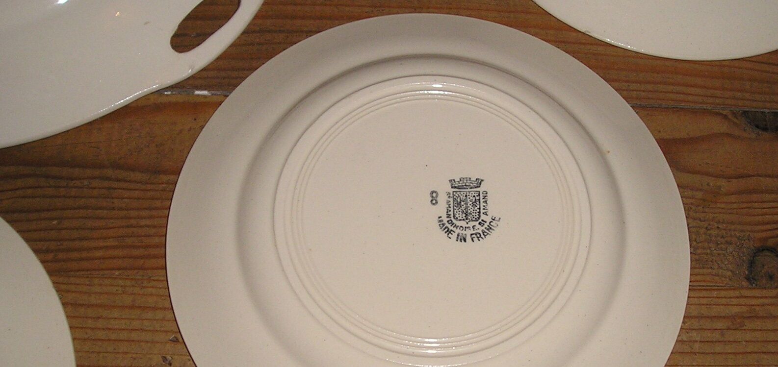 Service of 12 plates and plate with decoration of flowers Amandinoise St Amand