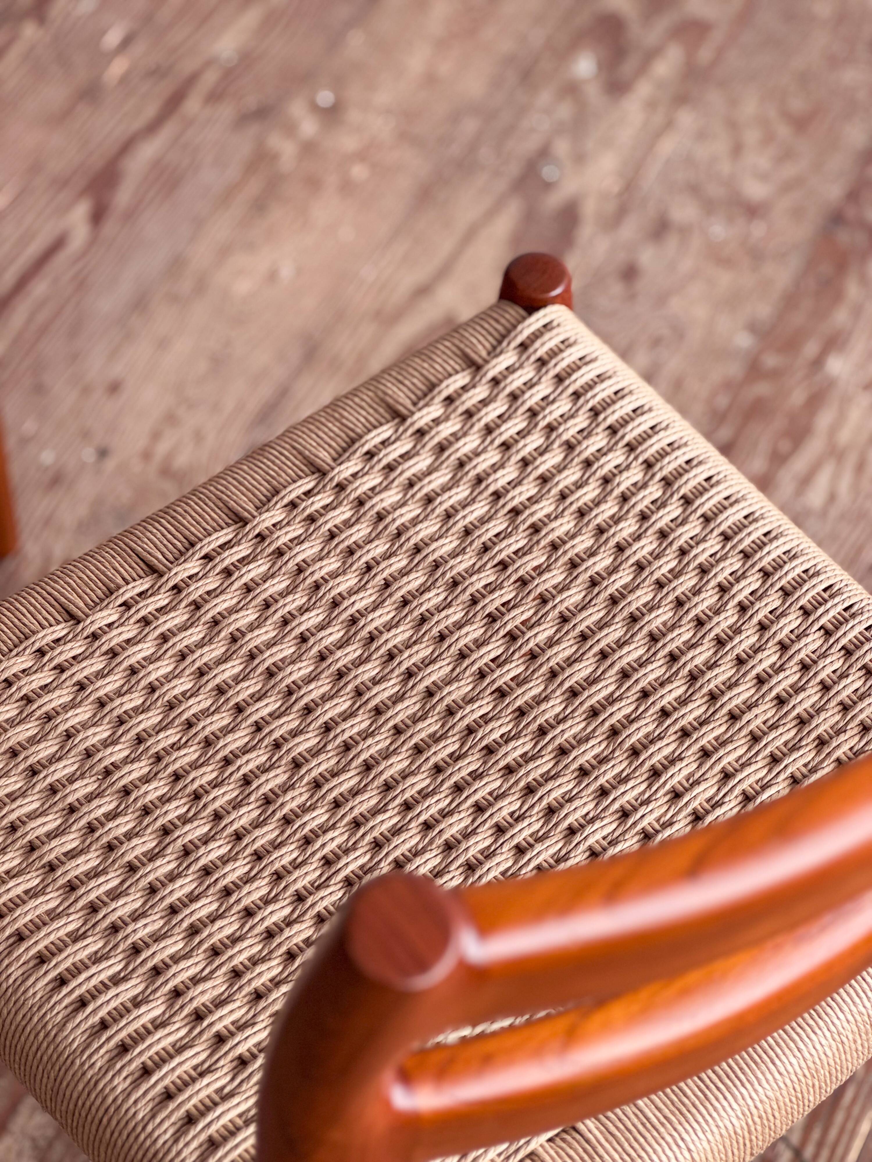 Chaises danoises modèle 84 par Niels O. Møller en teck