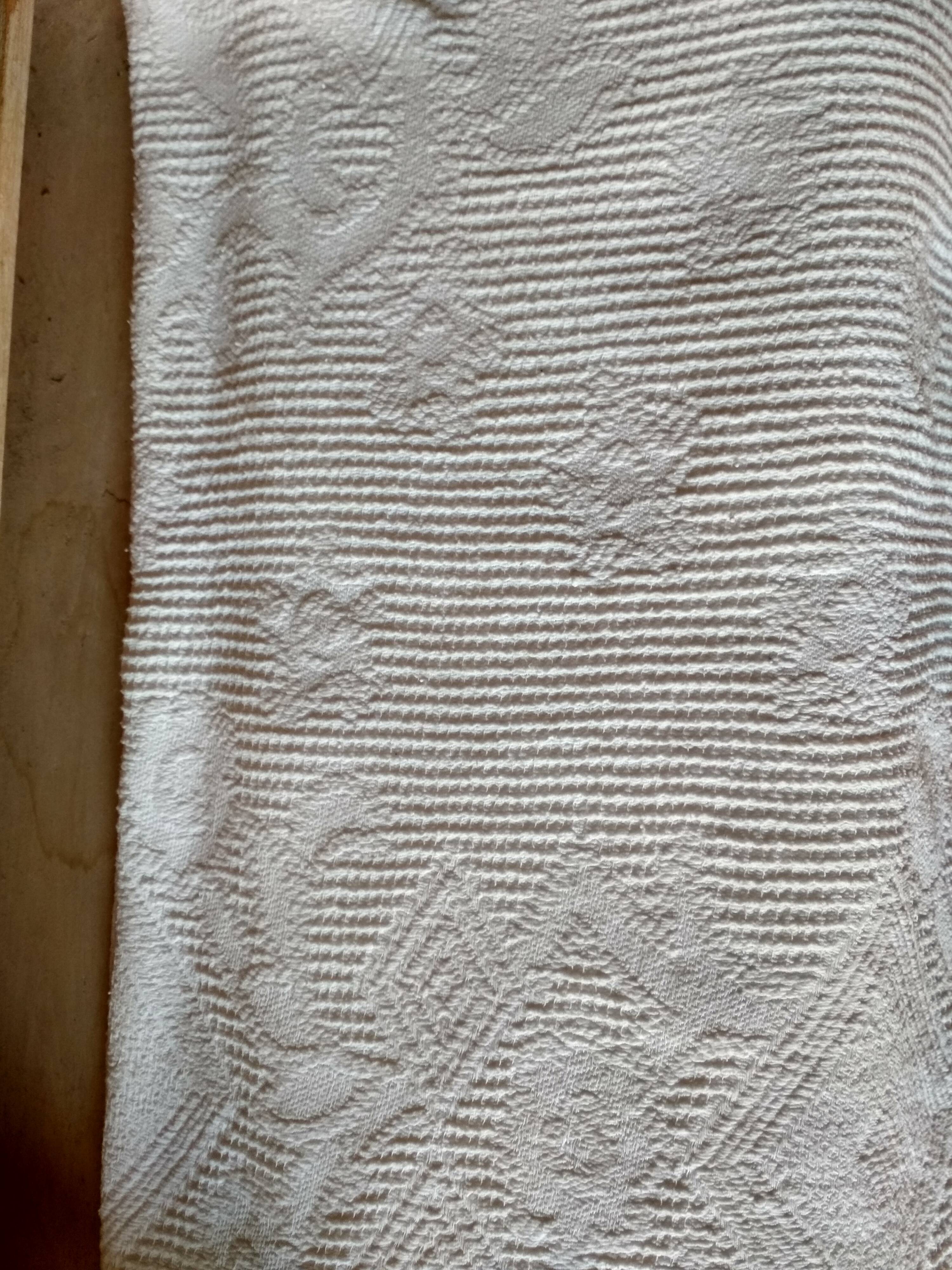 Bedspread in woven white cotton, single bed