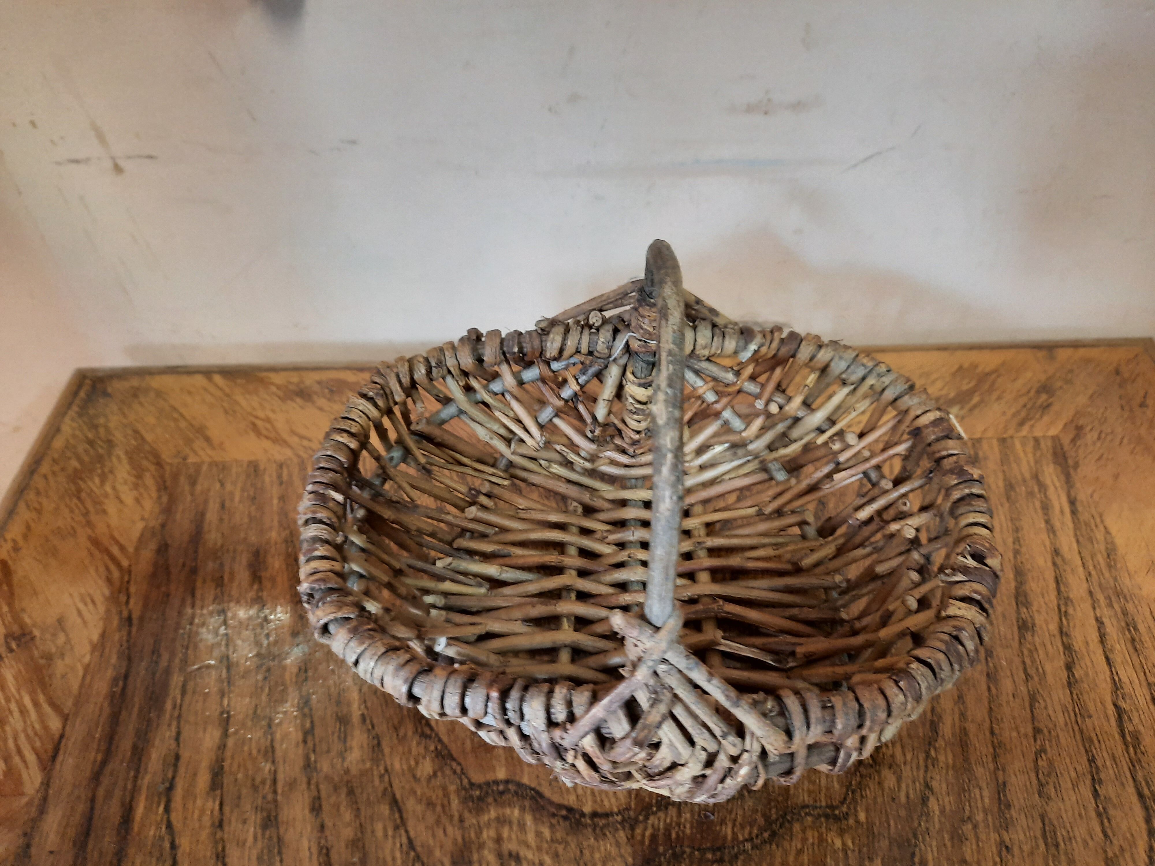 Lot of old wicker baskets