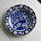 Assiette en céramique bleue