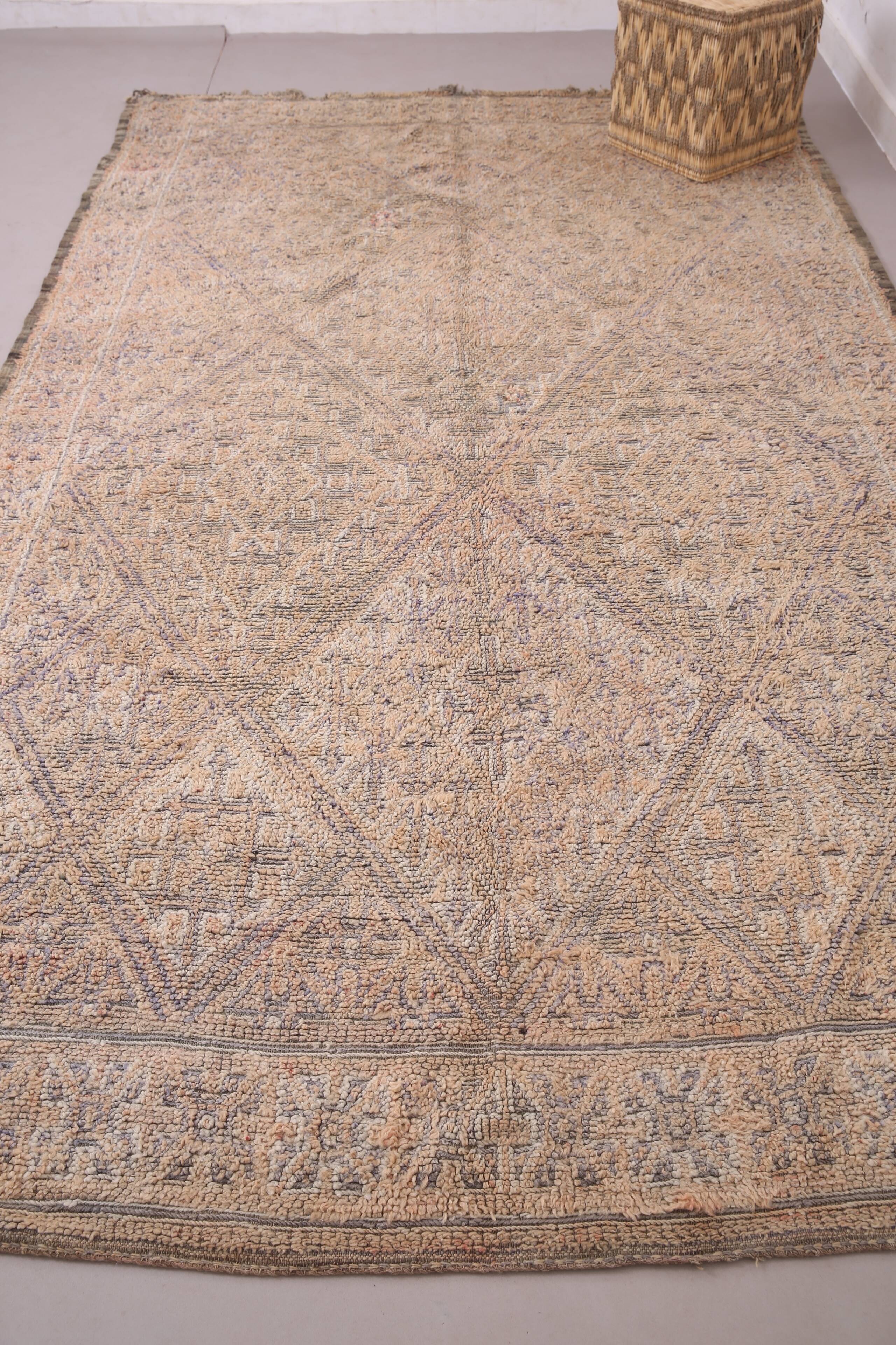 Vintage Moroccan Rug 197 x 340 cm - Berber Wool Rug - Handmade rug Bohemian