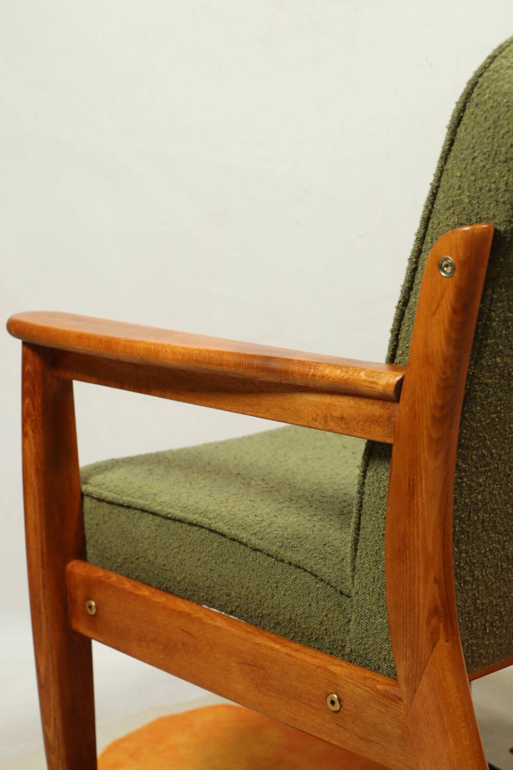 Fauteuil vintage vert boucle 1960 Scandinavian design
