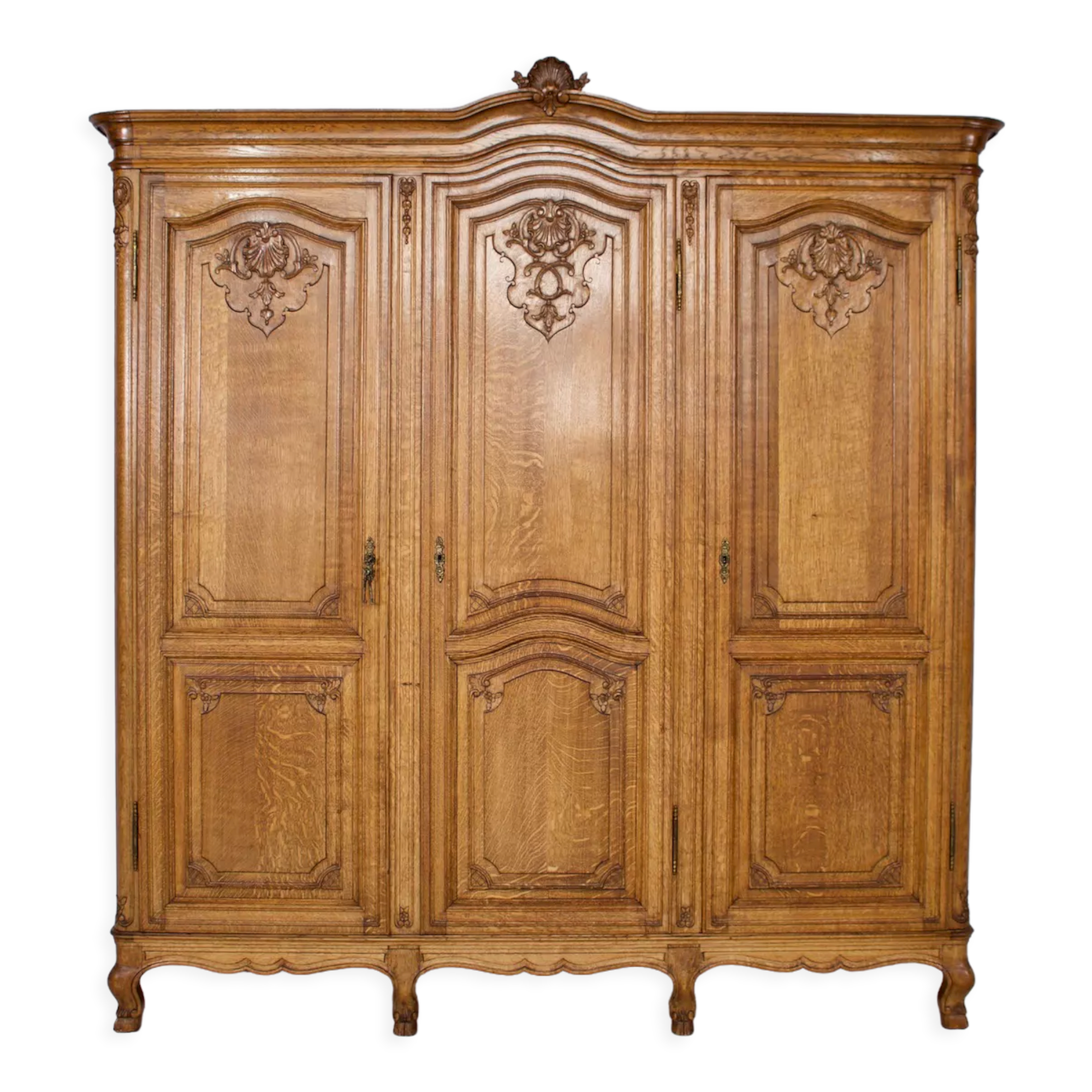 Wardrobe 3 doors Louis XV