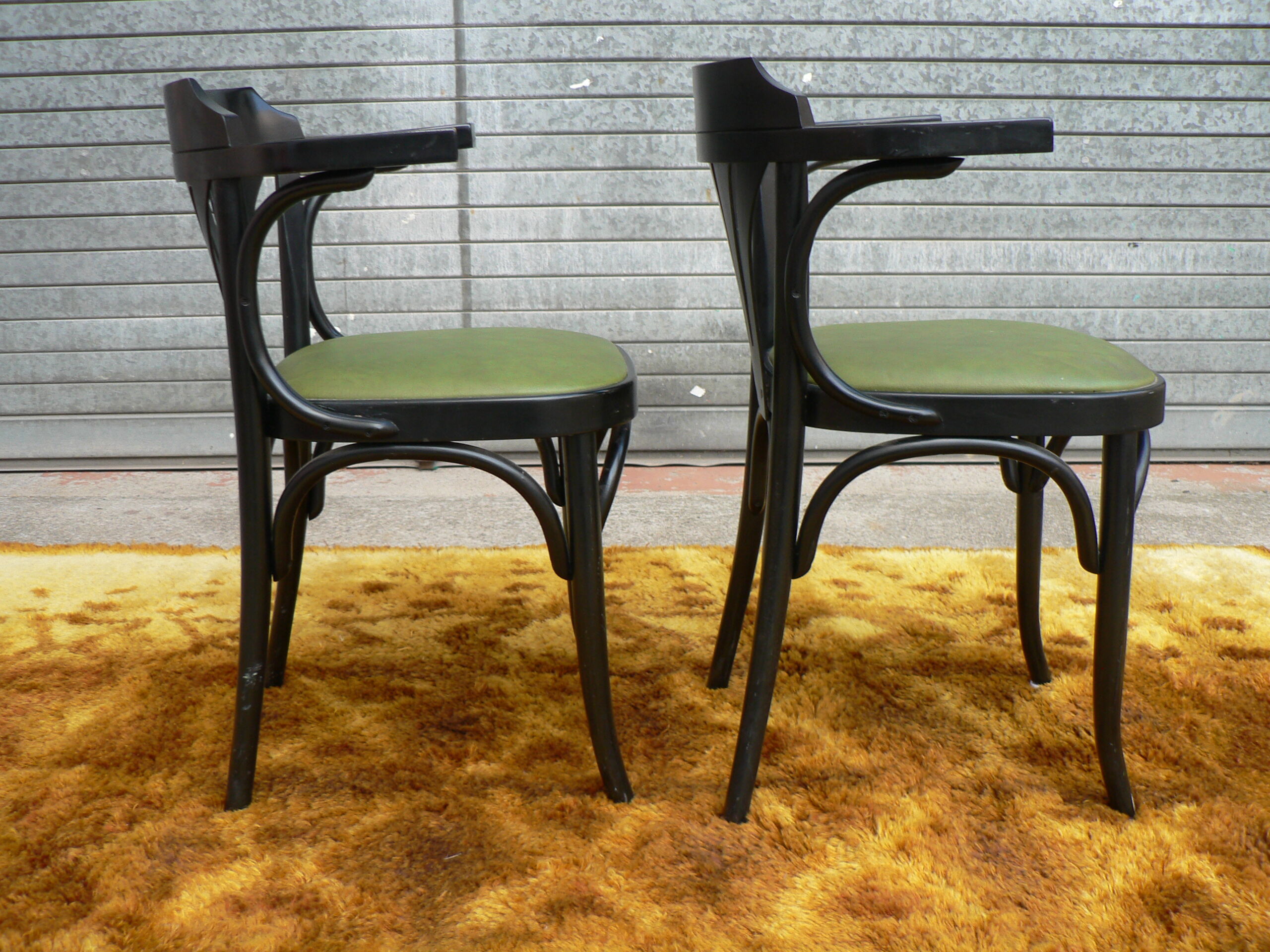 Pair of armchairs type bistro skai