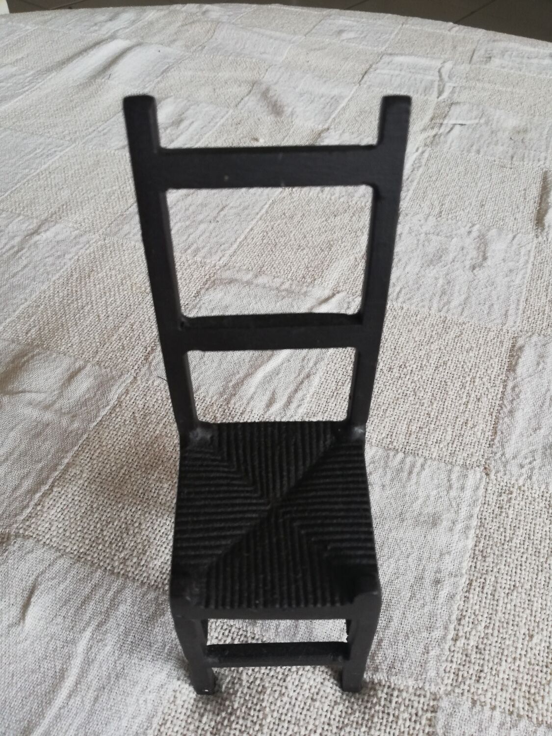 Chaise miniature fer forgé