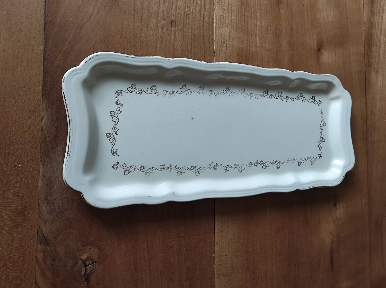 Plat à cake en faïence