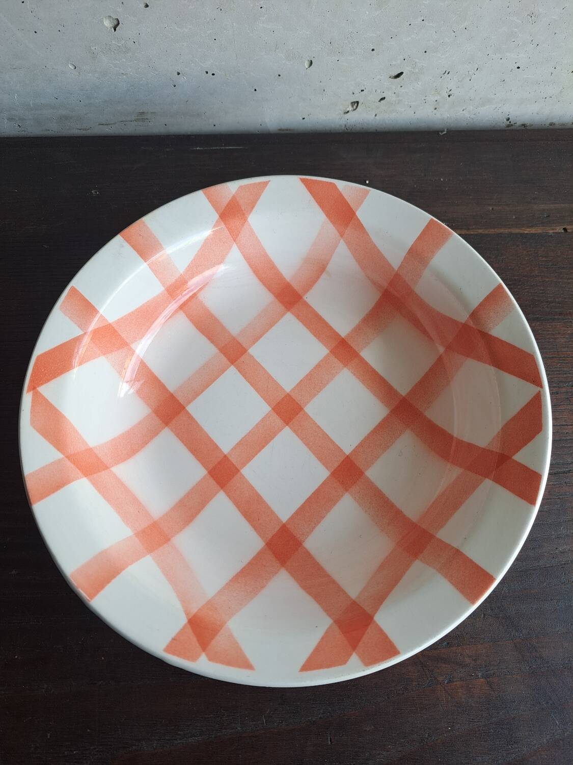Moulin des loups red checkered dish
