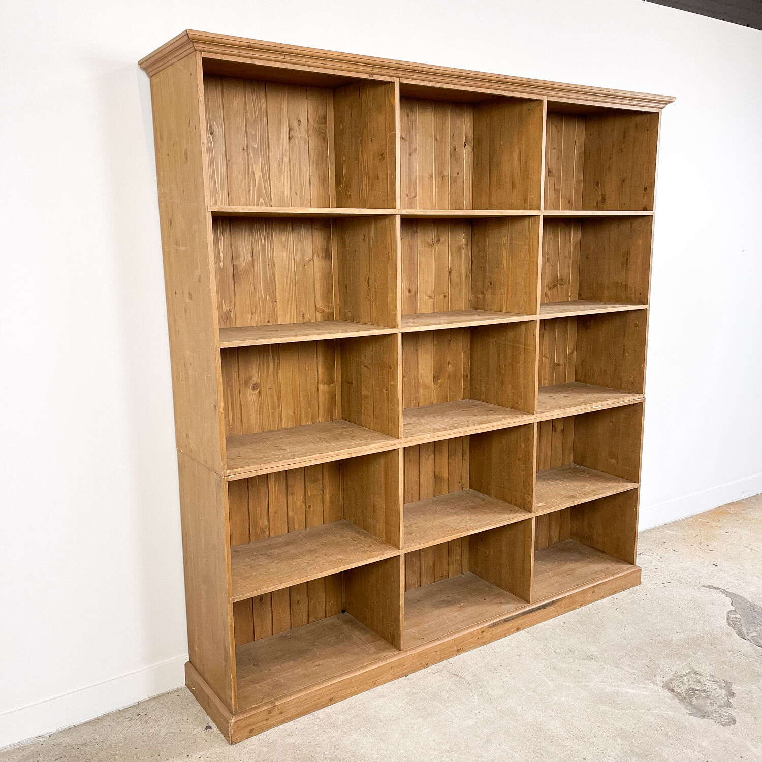 Pine wooden storage shop cabinet