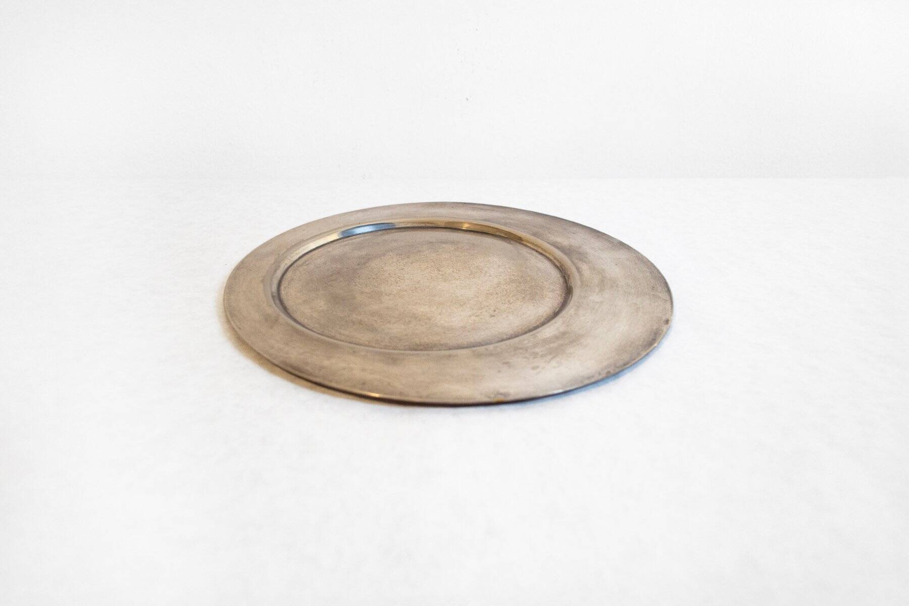 Dish from the Forms series in silver-plated metal by Gio Ponti for Cleto Munari, 1970s.