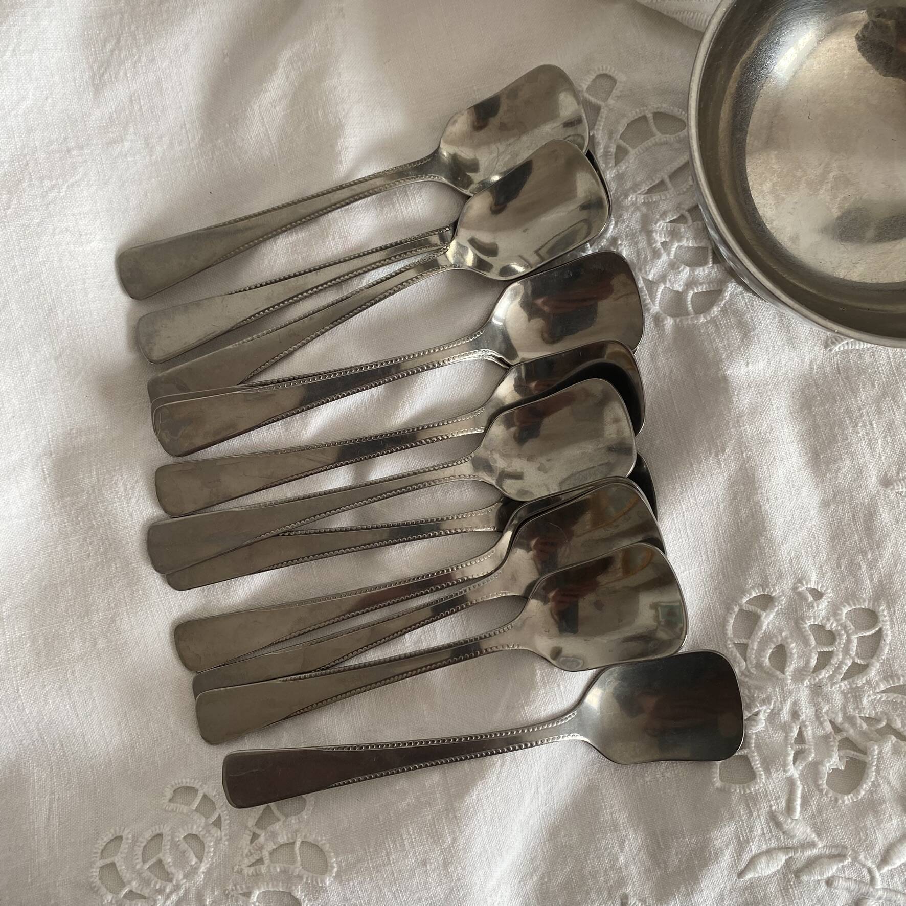 Coupes à glace en inox et cuillères