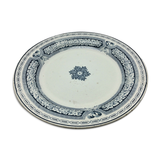 Round dish in st. Amand earthenware and Hamage model English diametre 29.7 cm