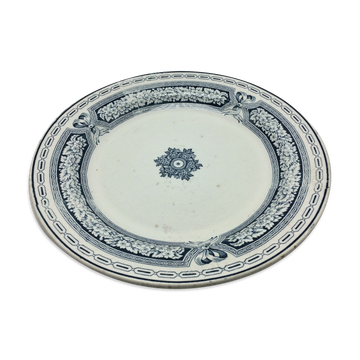 Round dish in st. Amand earthenware and Hamage model English diametre 29.7 cm