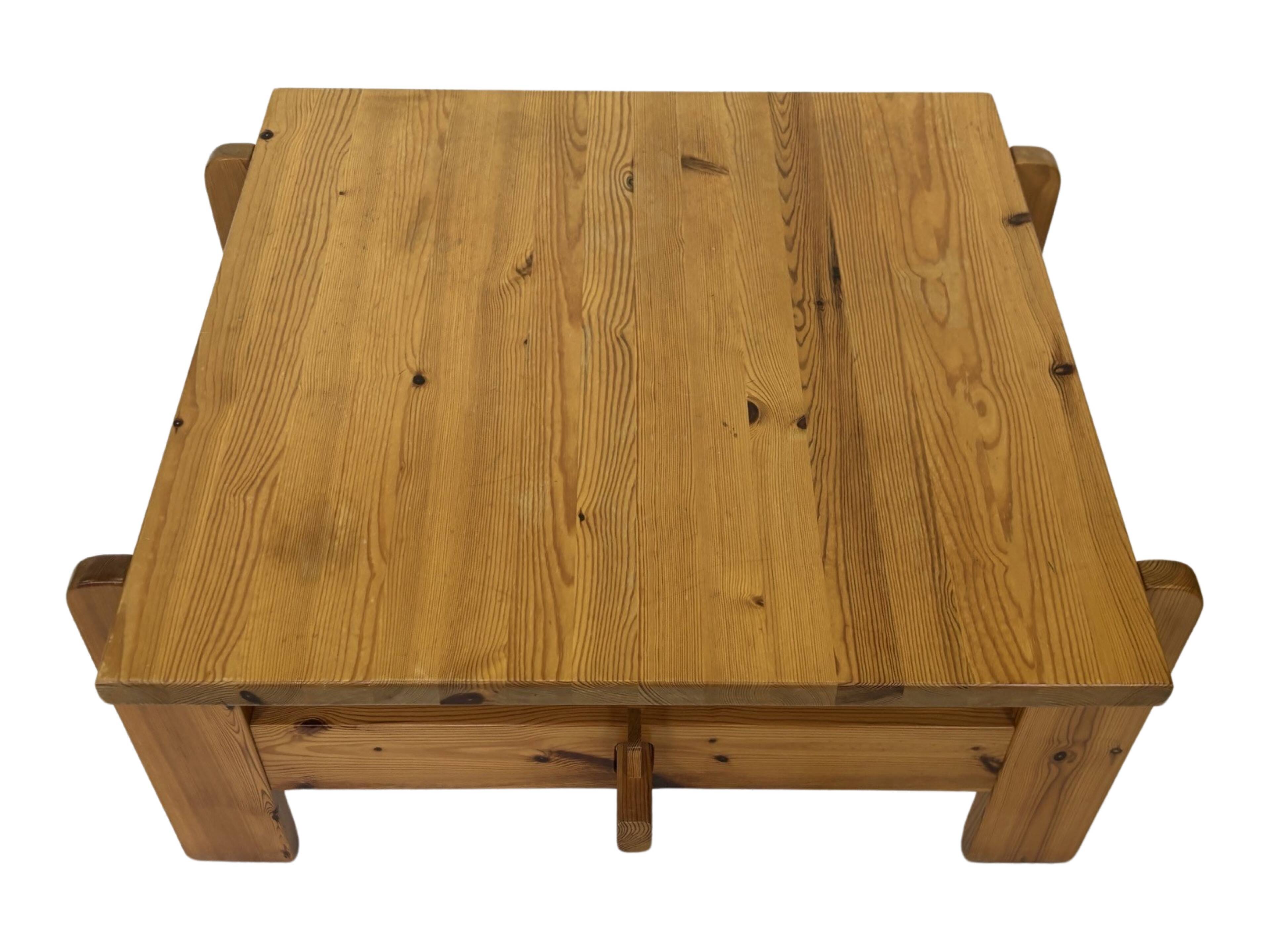 Vintage coffee table pinewood minimalist 1970s design
