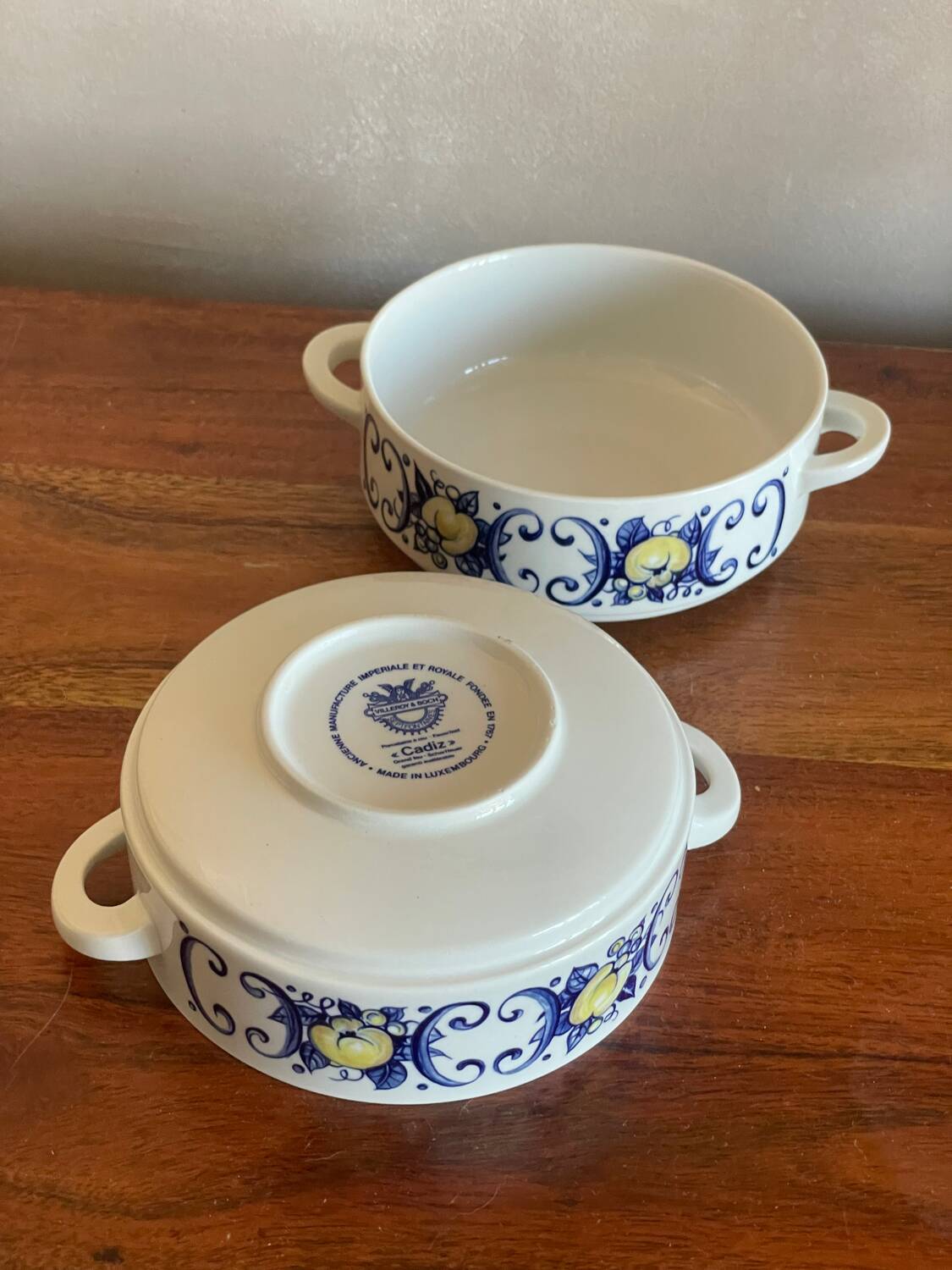 Villeroy and Boch Izmir ear bowl duo.