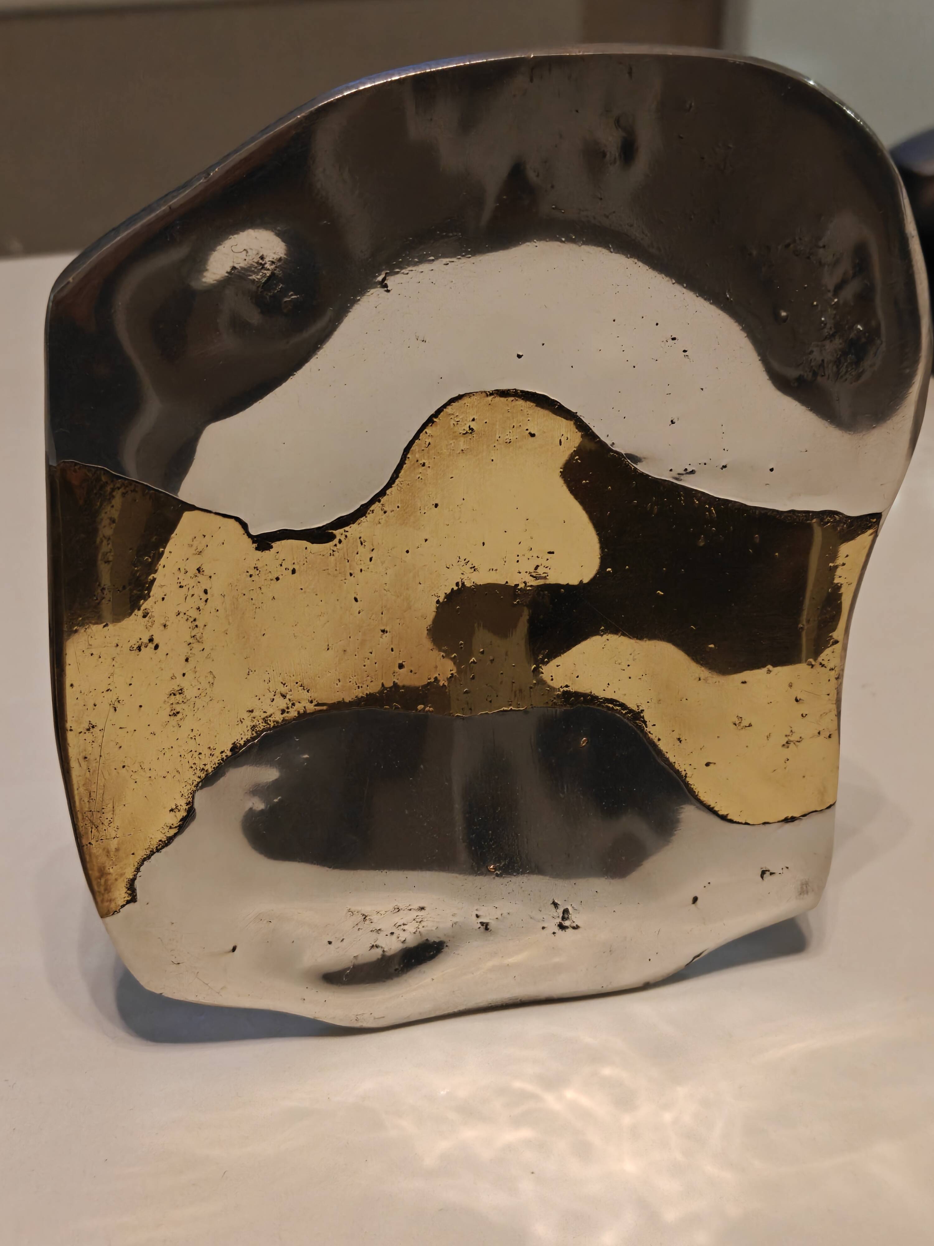 Serre-livres brutalistes David Marshall