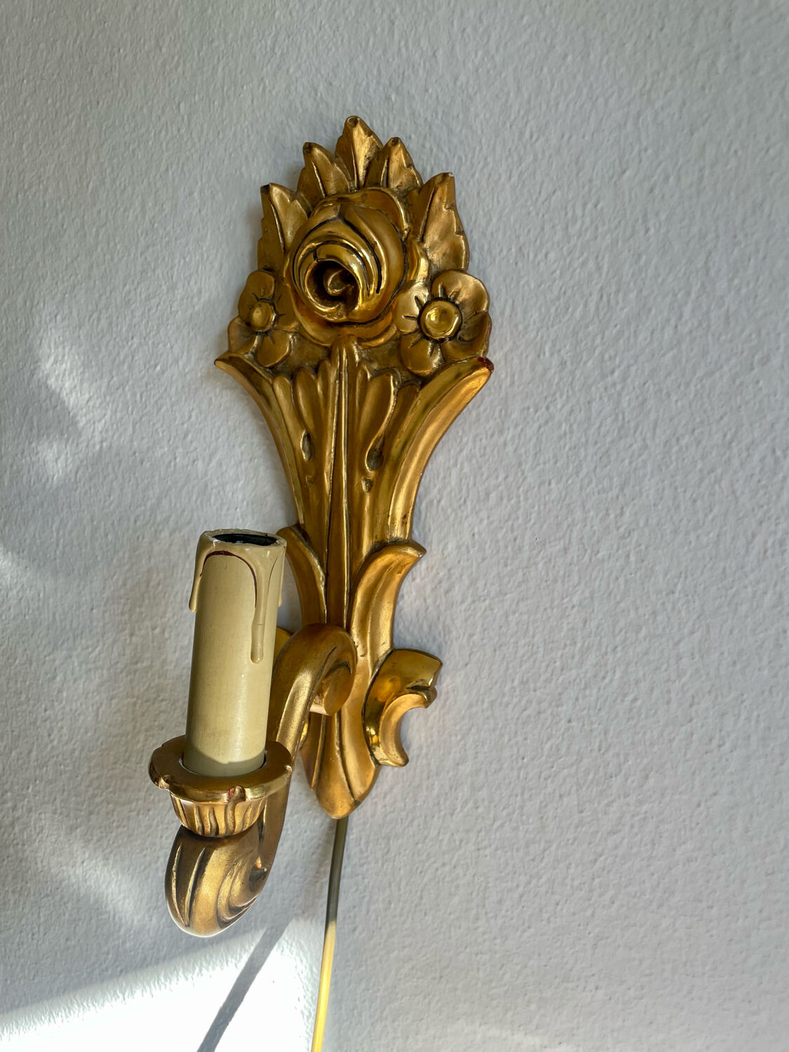 Pair of vintage gilded wood electric wall sconces