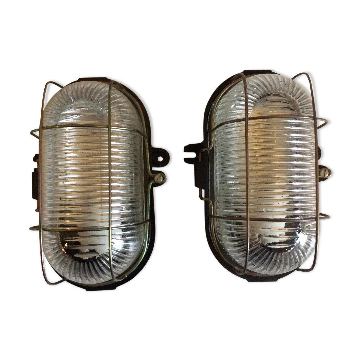 Lot of 2 industrial wall lamps