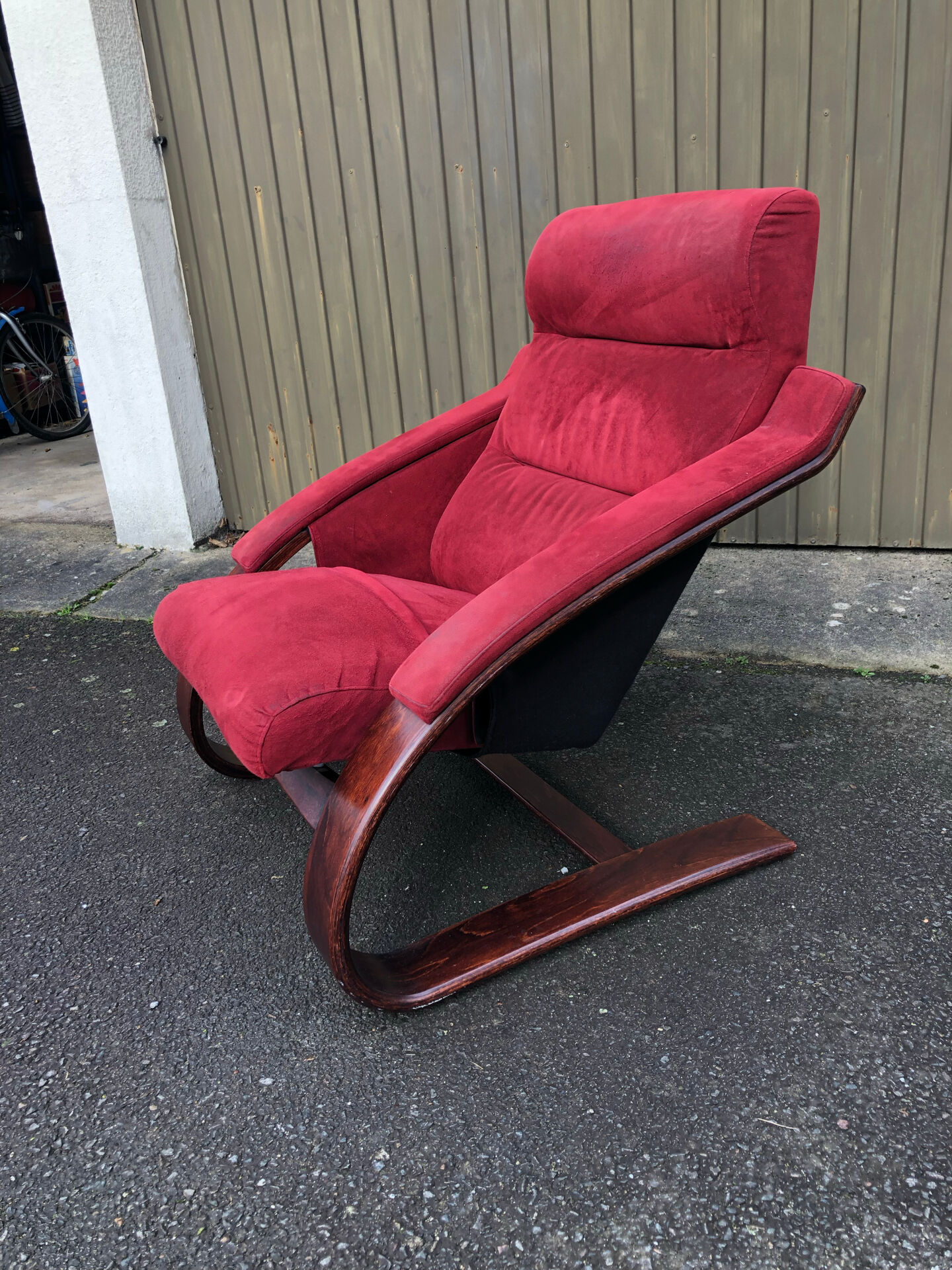 Nelo chair furniture