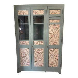 Armoire vitrée tapissée