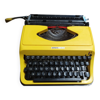 Machine à écrire Antares 130