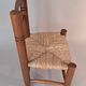 Chaise paillée d'enfant.