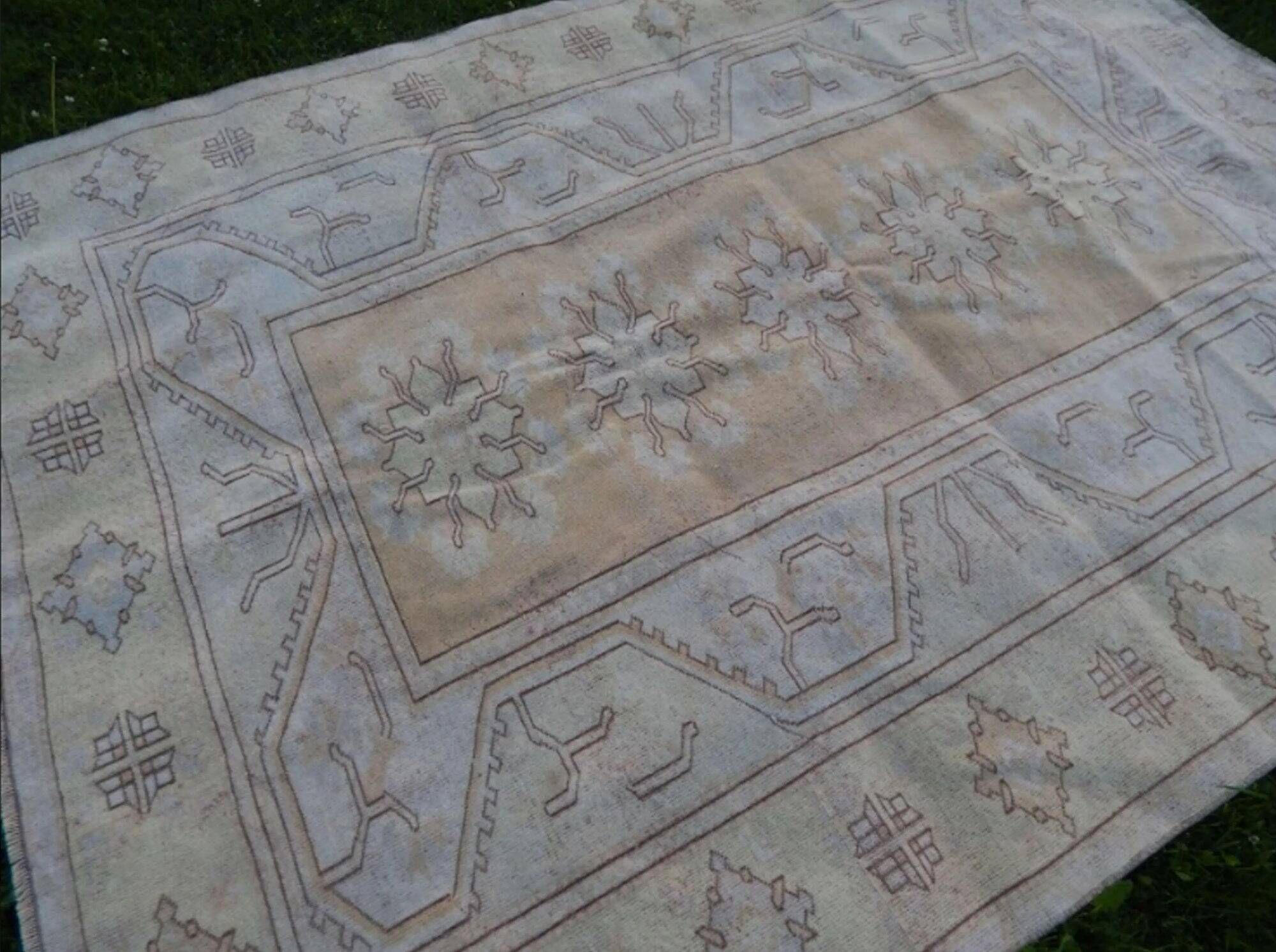 Vintage Turkish Oushak rug 195x270 cm