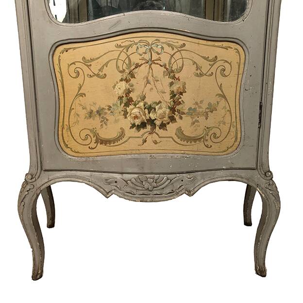 Lively rockery style display case in gray lacquered wood and painted flower decoration. Around 1900