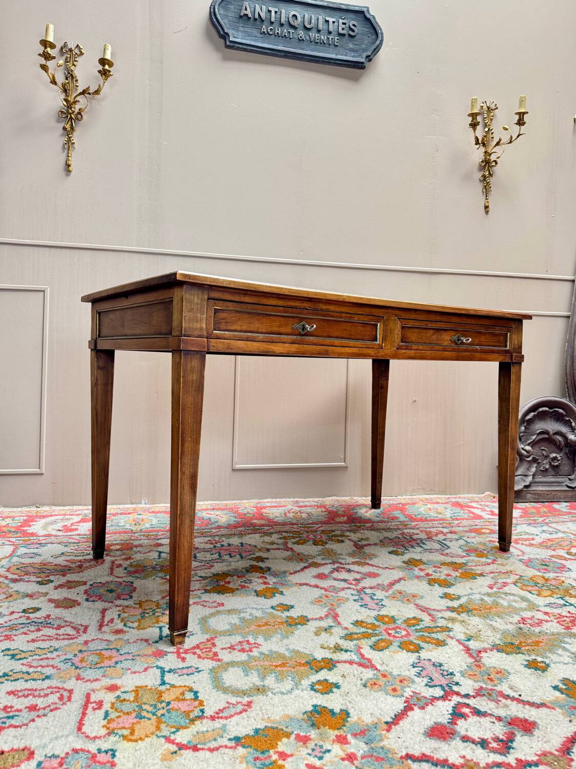 Bureau plat en noyer de style Louis XVI XIX eme siècle