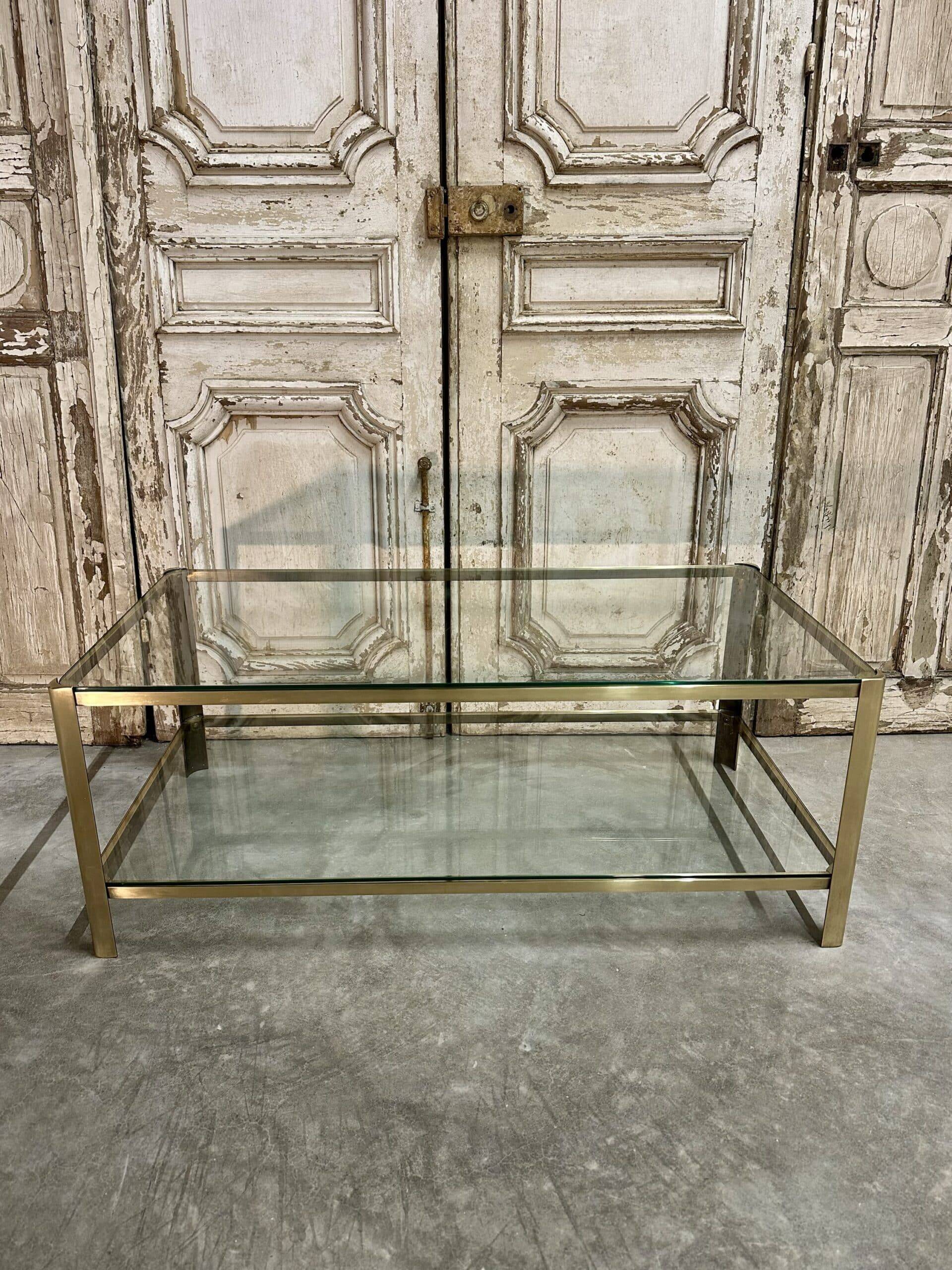 Table basse à double plateau en bronze attribuée à Jacques Quinet