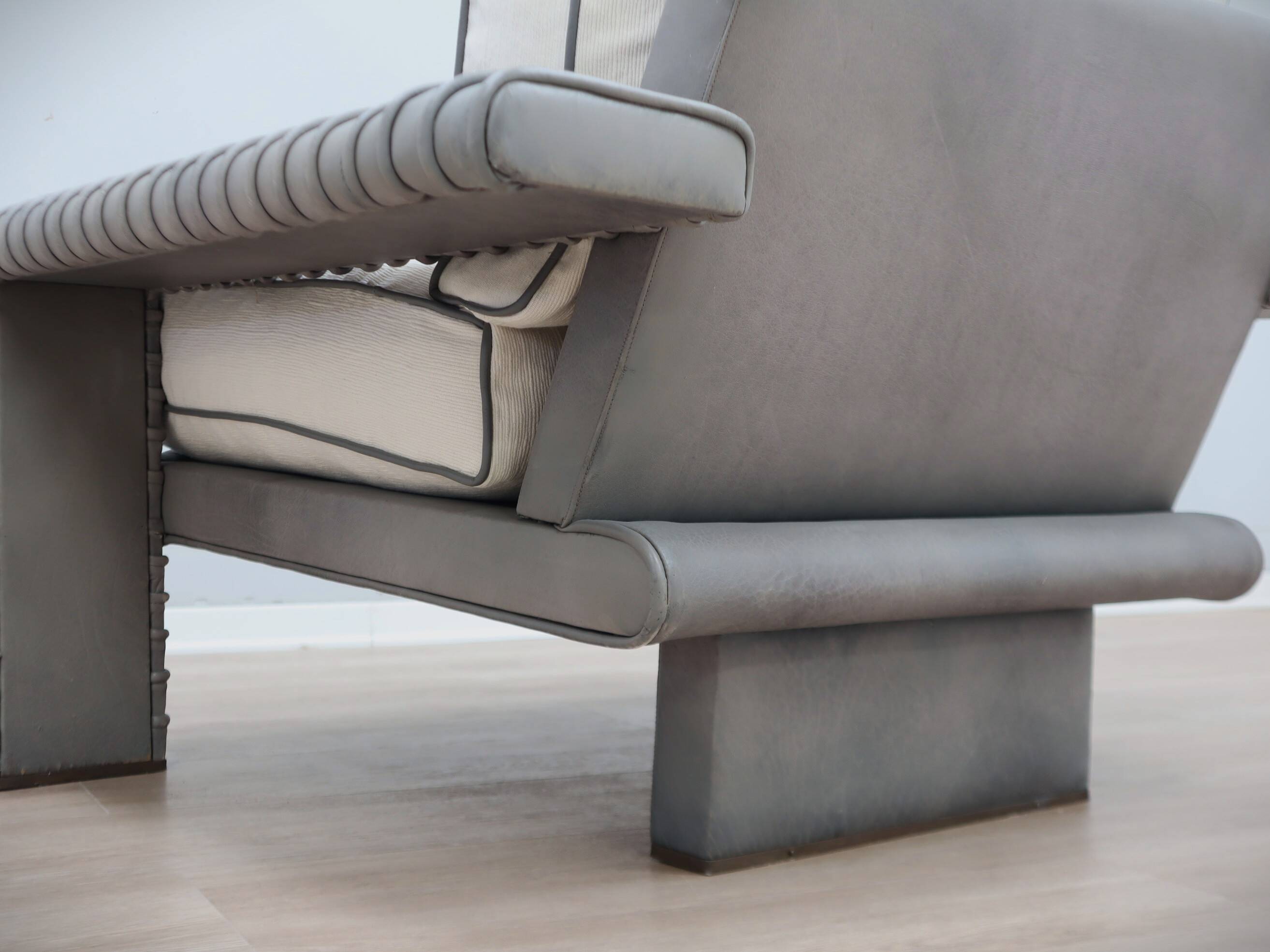 Marzio Cecchi armchair in ribbed Leather and goose down cushions 1970s