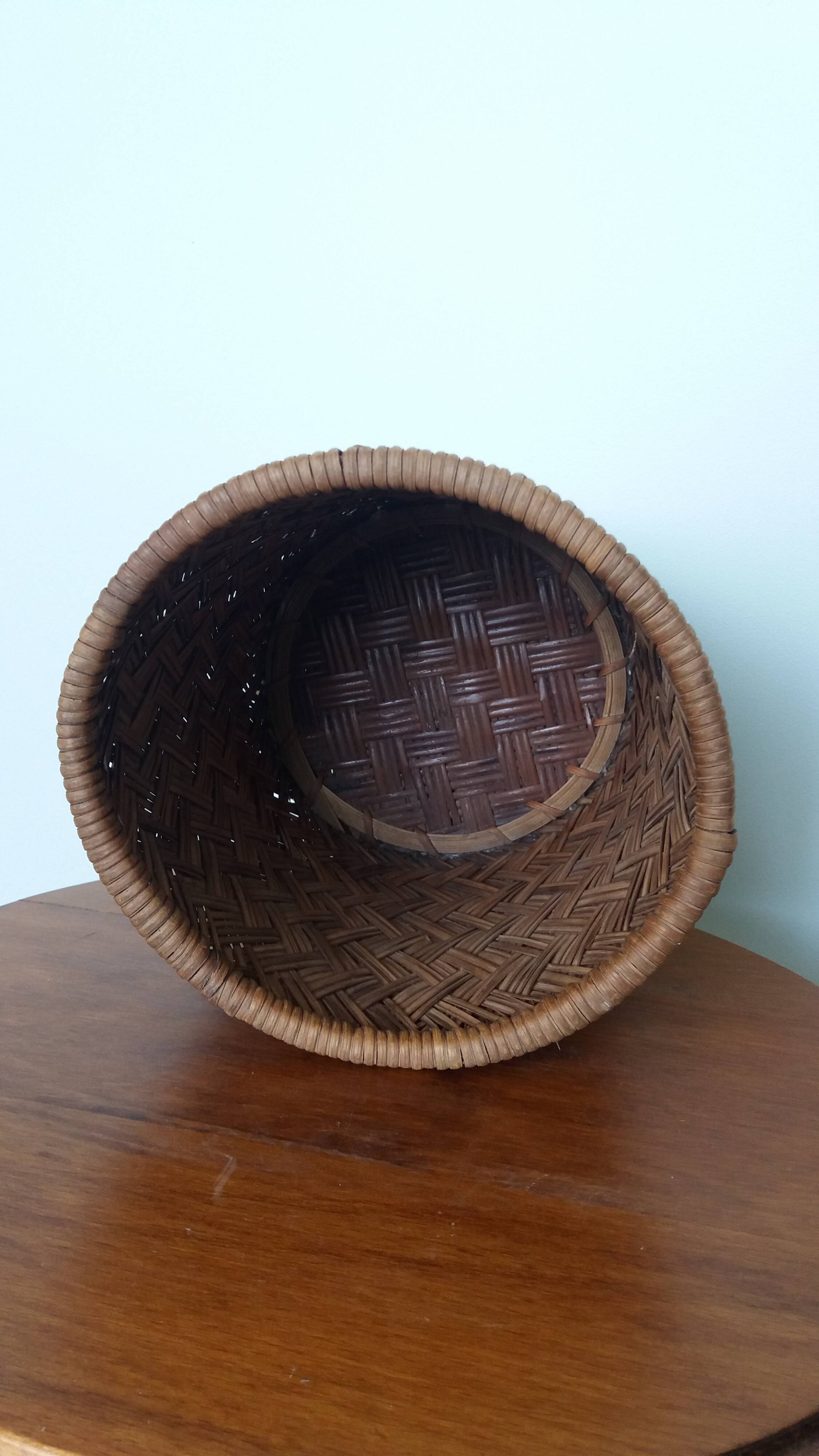 Panier cylindrique haut en osier, cache-pot ou corbeille à papier
