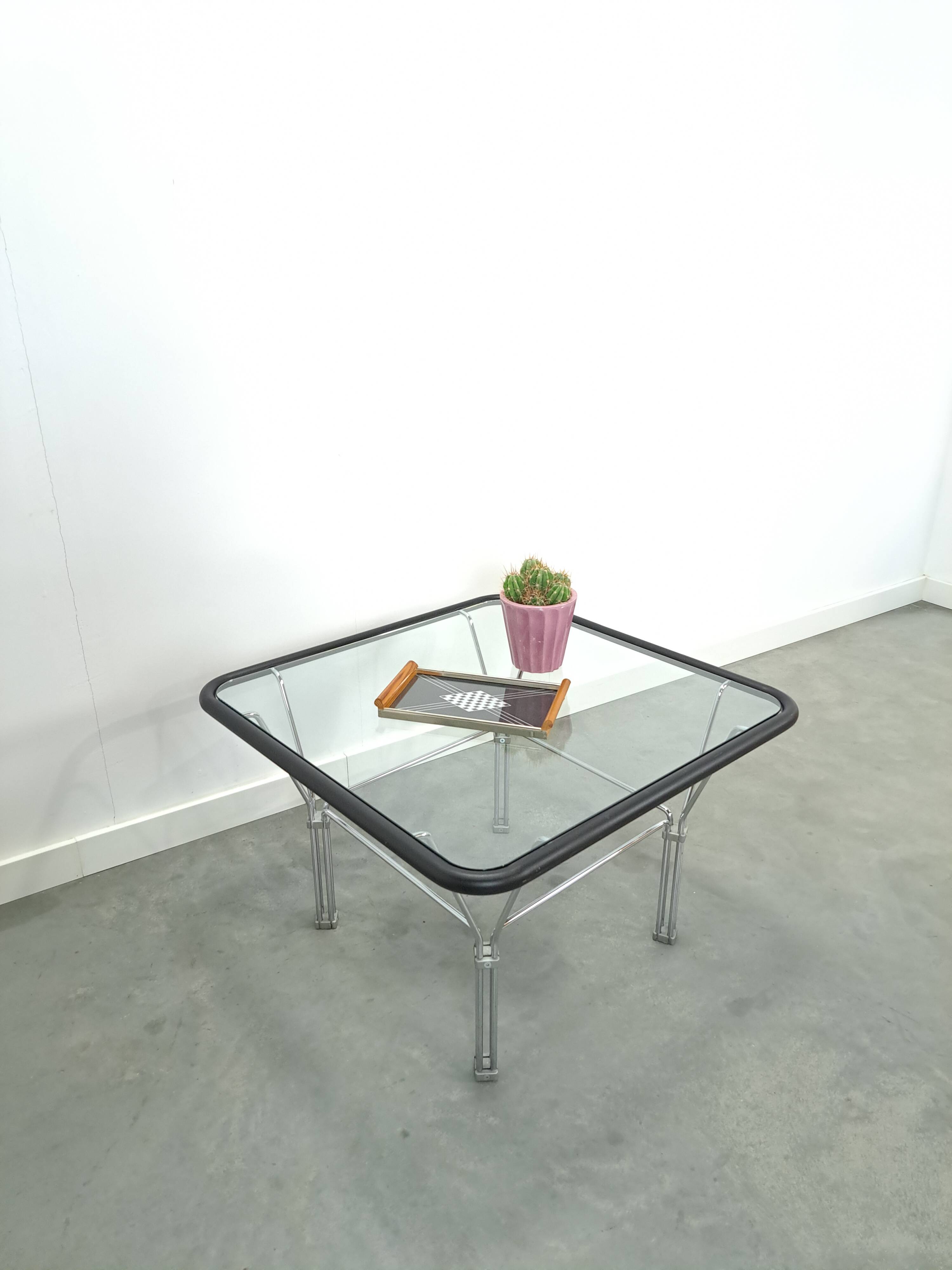 Glazen jaren 70 salontafel met chromen onderstel vintage