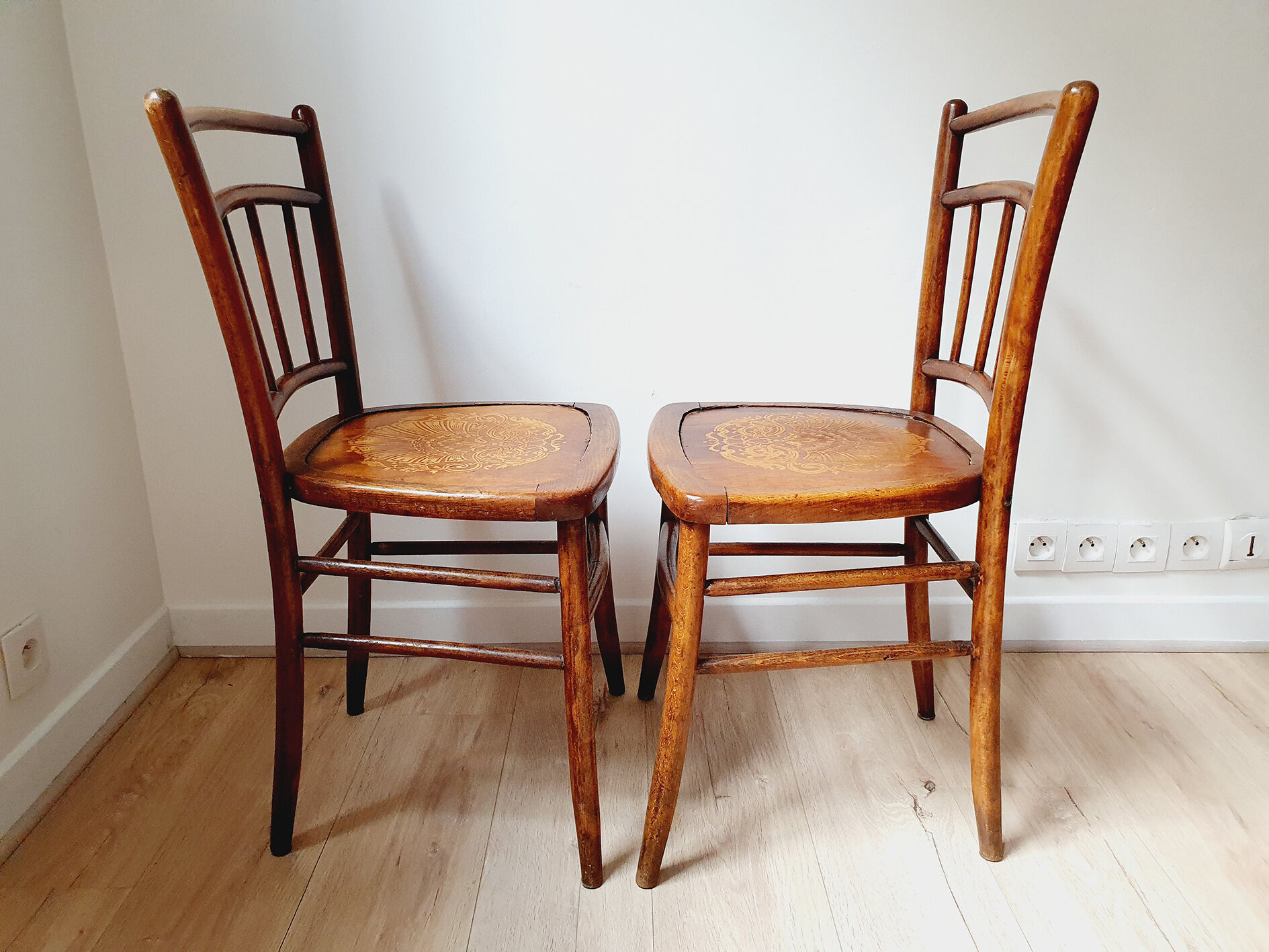 Paire de chaises bistrot art nouveau