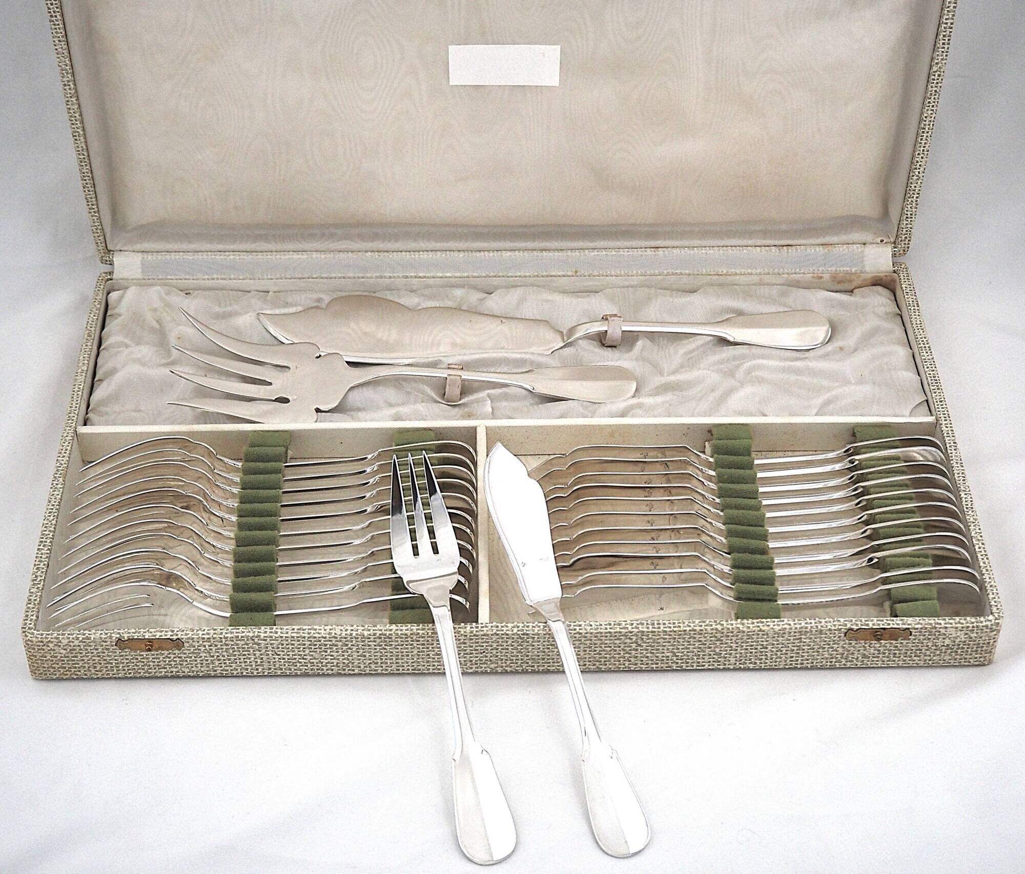 Ercuis Valois, Uniplat fish cutlery set 26 pieces silver-plated, excellent condition.
