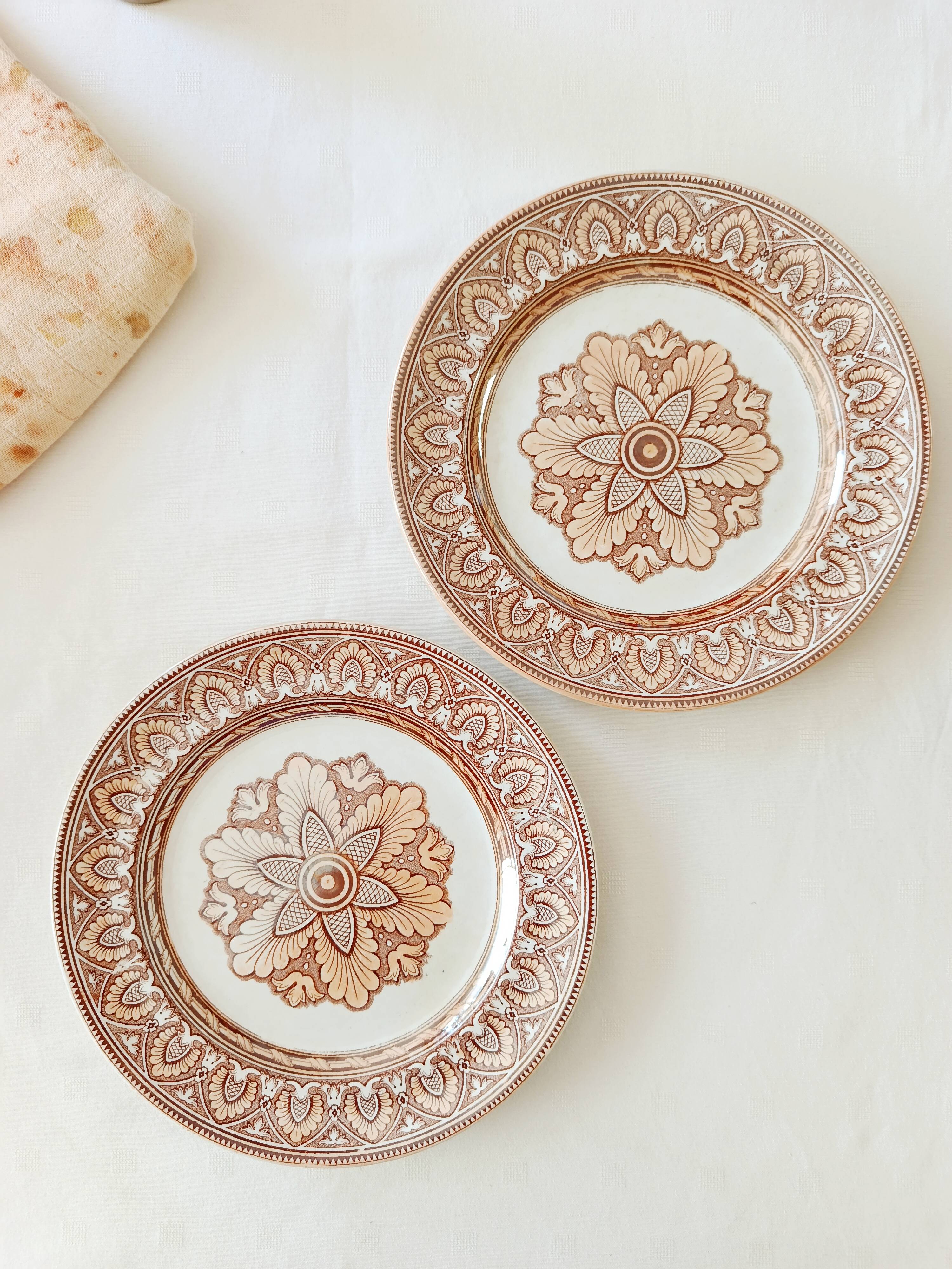 Set of 2 flat plates Petrus Regout, Tancrède