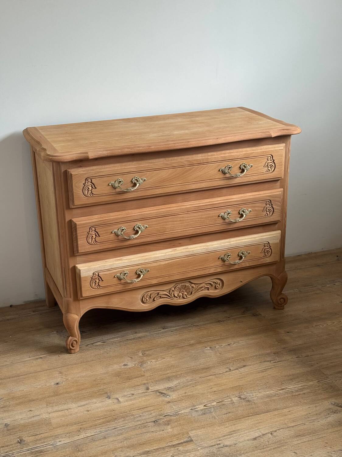 Revisited Louis XV chest of drawers – sanded solid wood – ready to personalize