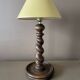 Lampe en bois ancienne