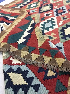 Splendide tapis Tissé Persan: Kilim Gashqai 250x147 Cm - Iran - Vers 1970